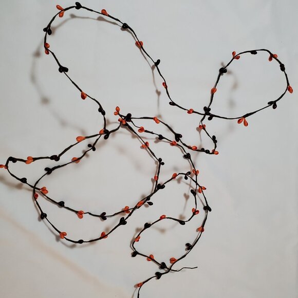 Fall / Autumn Orange / Burgundy / Red Pip Berry Garland 9 Feet – Home Décor - Picture 3 of 3